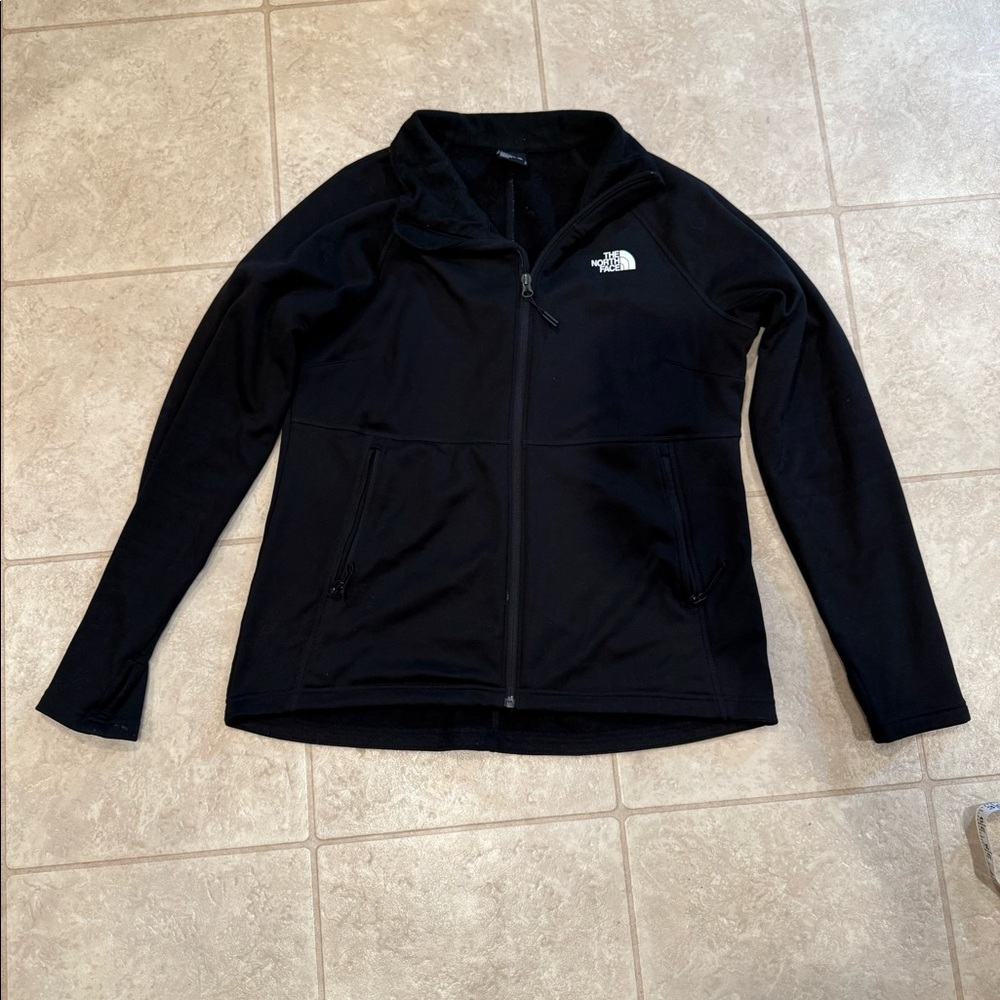 Thin Northface black jacket